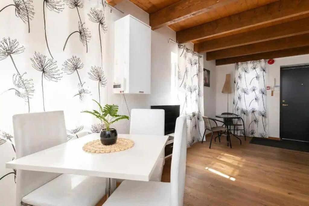 Cozy 3 Story House In Old Town Apartment Tallinn Ngoại thất bức ảnh